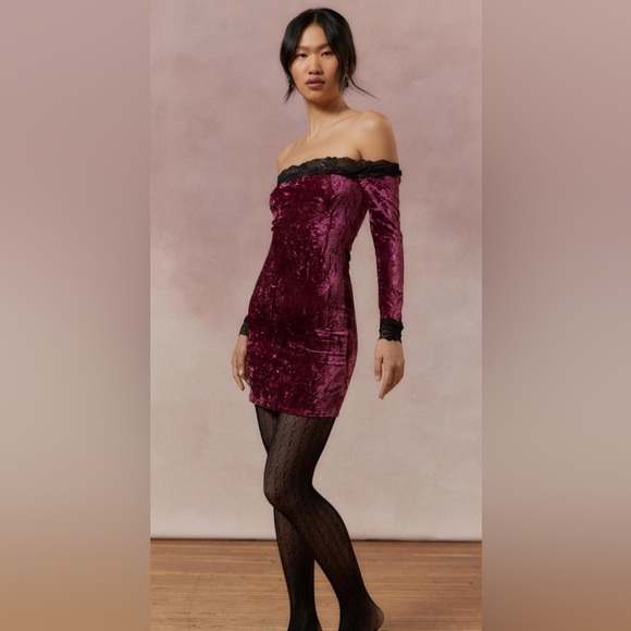 NWOT Kimchi Blue Ryder Velvet & Lace Mini Dress - Picture 1 of 5
